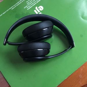 Beats solo wireless 3